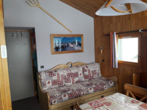 Appartement agréable skis aux pieds avec balcon - FR-1-181-2176